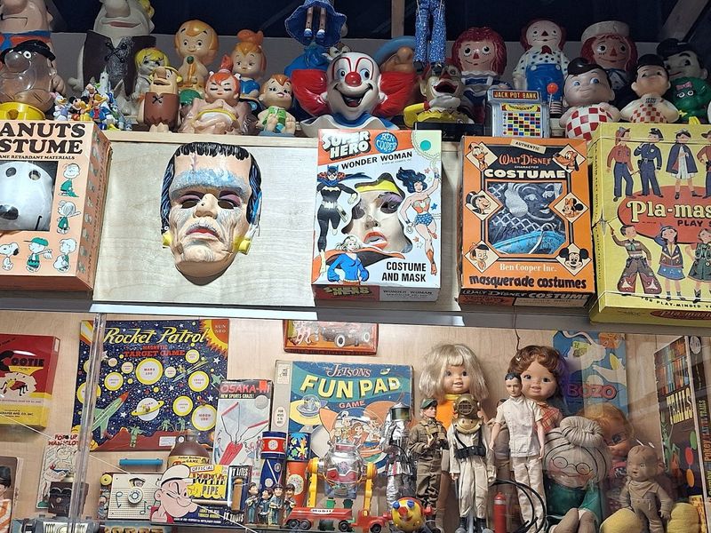Vintage Lunch Boxes And Nostalgic Treasures