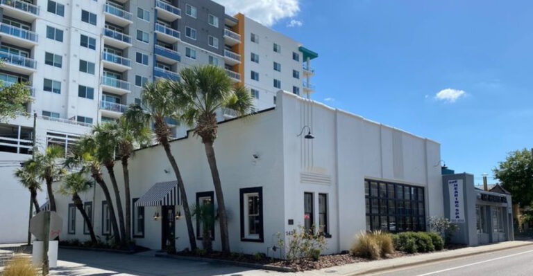 Bring $30 and Plenty of Time to This Huge Florida Secondhand Store