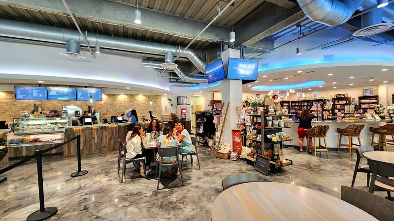 Generous Cafe & Bookstore – Fort Lauderdale