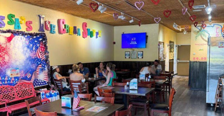 Coffee, Ice Cream, and Small-Town Charm Make This Florida Dessert Spot Stand Out