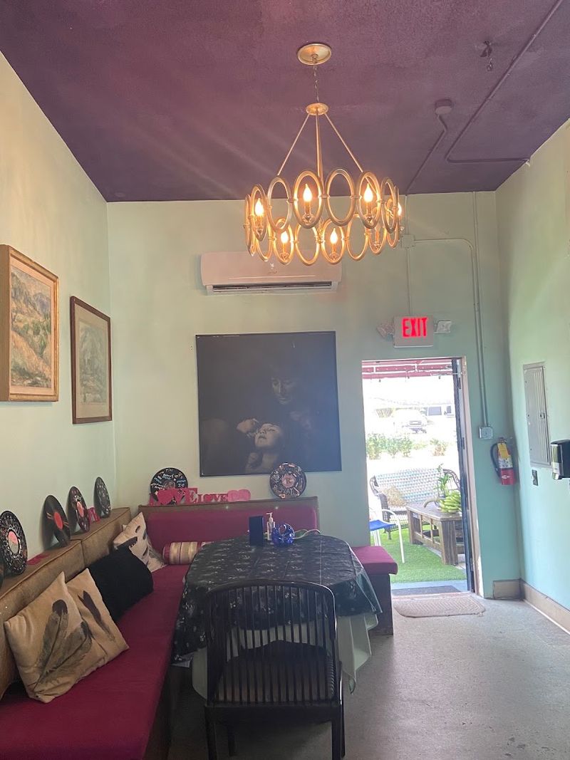 My Mama's Books Records & Cafe – Dania Beach