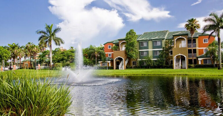 Experts Say These Are The 9 Best Florida Places To Live All Year Long