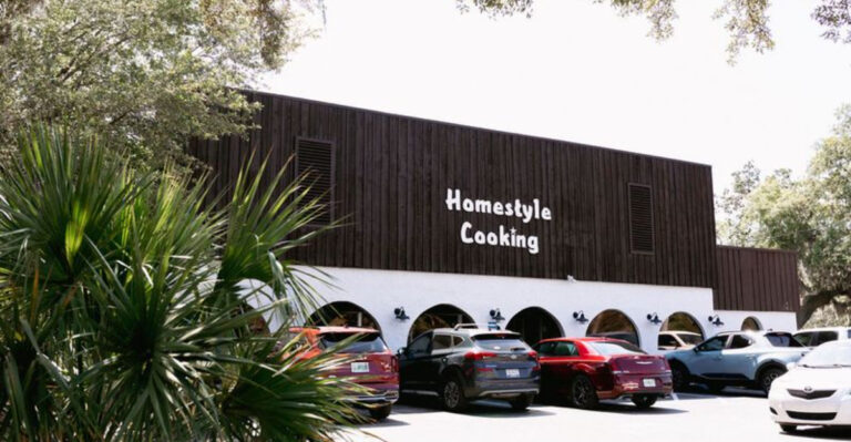 I’d Drive Across Florida for the Country Fried Steak at This Cozy Diner