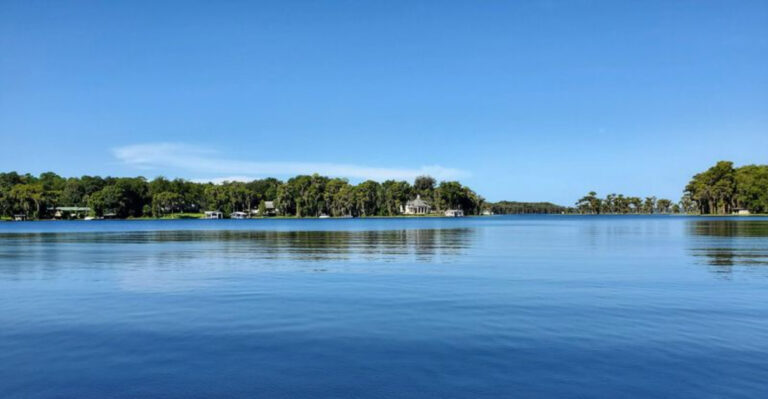 It’s Wild That So Few People Know About This Gorgeous Florida Lake