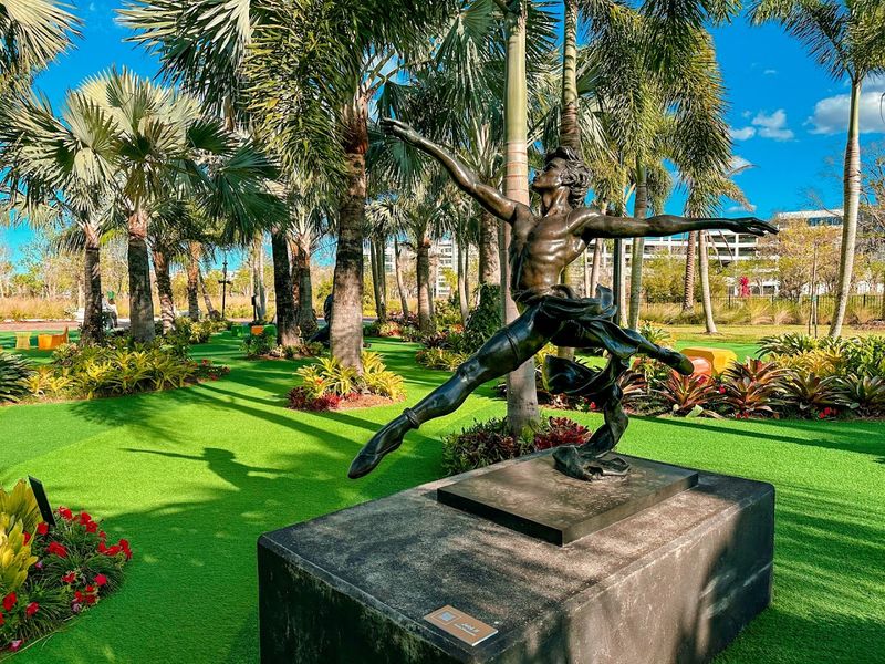 Tropical Landscaping That Rivals the Artwork