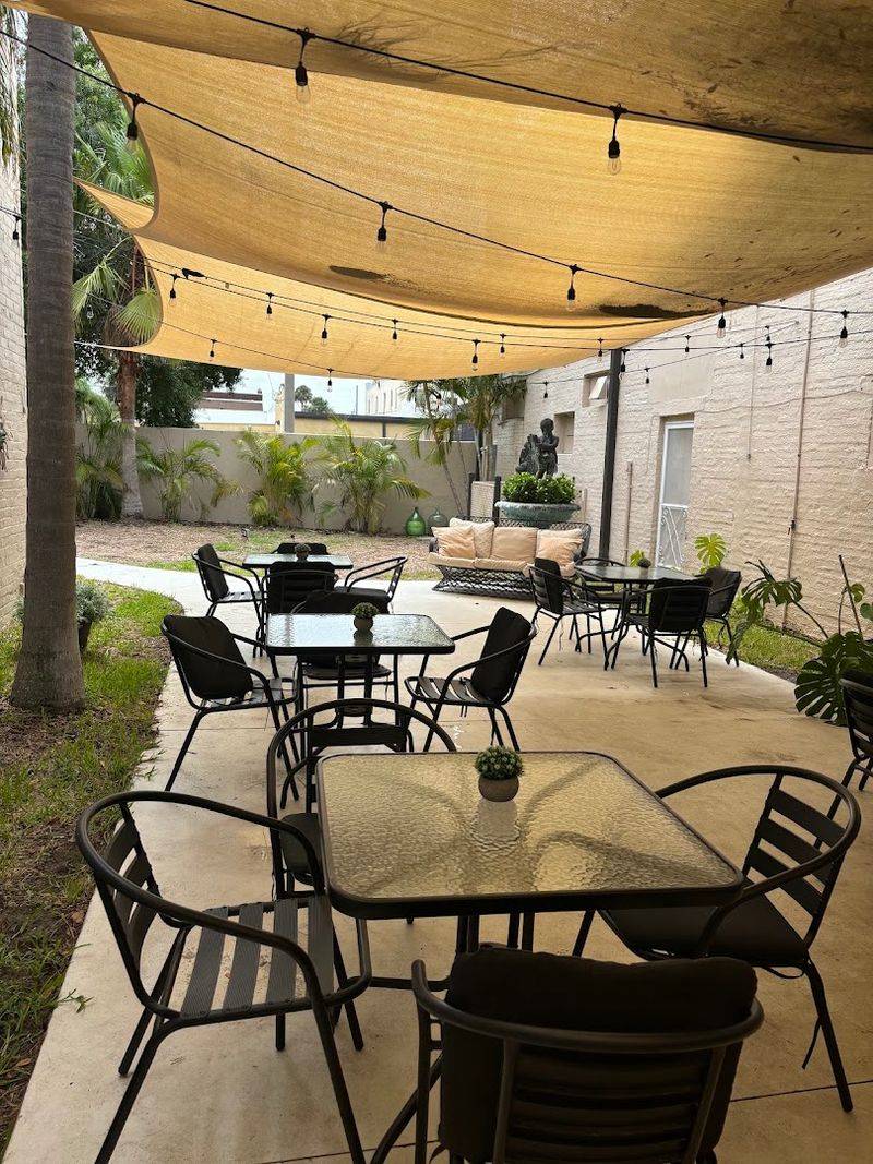 The Cozy Courtyard Where Time Slows Down