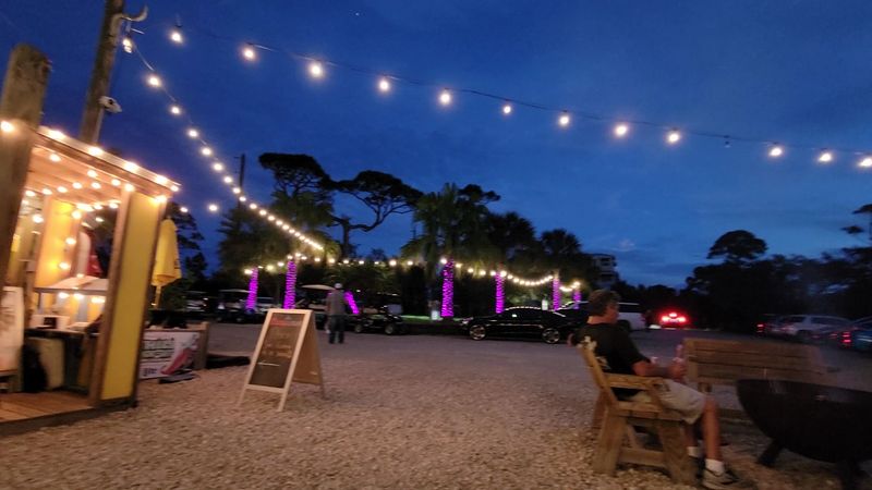 Pet-Friendly Dining That Welcomes Your Four-Legged Beach Buddy