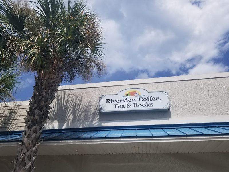 Riverview Coffee, Tea & Books – Sebastian