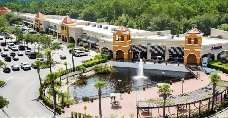 One Of Florida’s Best Shopping Secrets Is This Hidden Outlet Village
