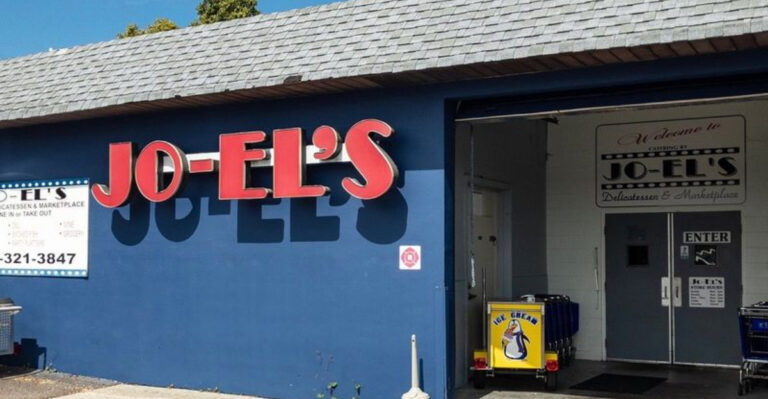 People Drive Across Florida for the Overstuffed Sandwiches at This Hole-in-the-Wall Jewish Deli