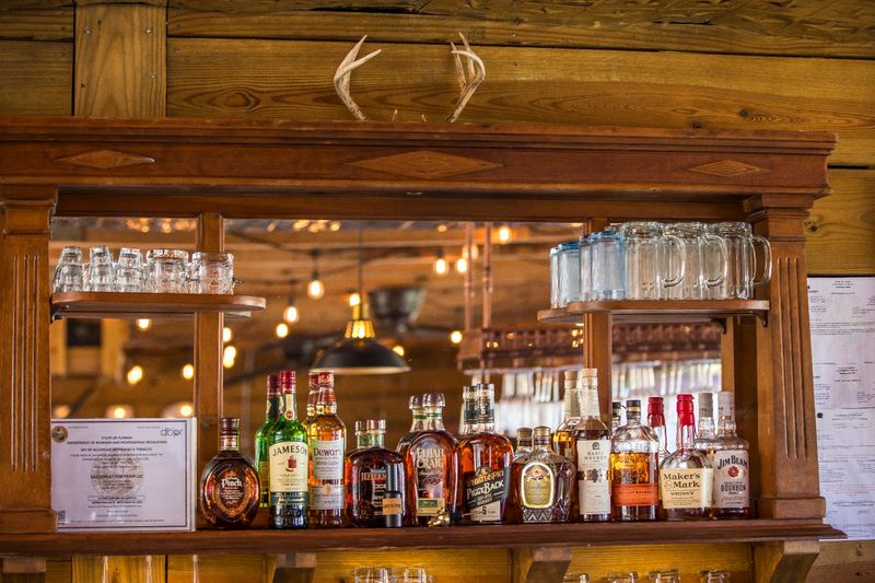Drinks and Bar Service That Keep the Good Times Rolling