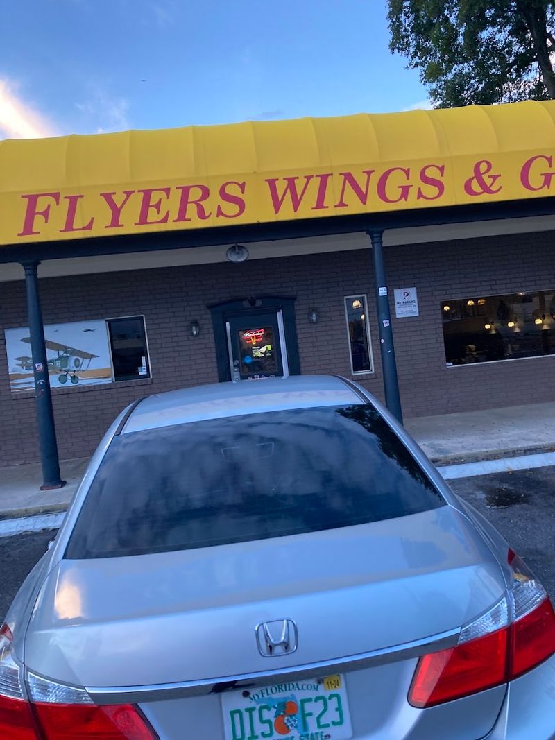Flyers Wings & Grill – Orlando