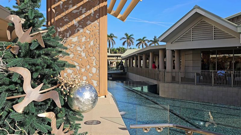 Waterside Shops – Naples