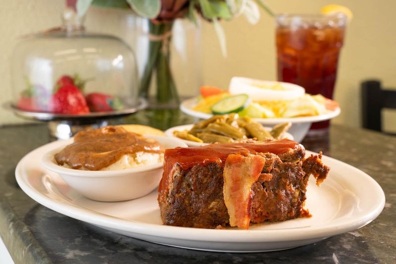 The Tuesday Meatloaf Special That Has Regulars Circling The Calendar