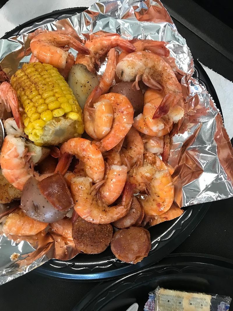 Fresh Seafood Dining With Local Flavor