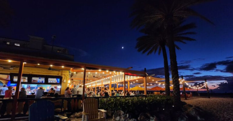 Seafood Lovers Are Flocking To This Florida Beach Shack For Its Legendary Pot Pie