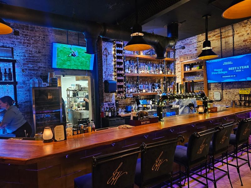 Open Kitchen Concept That Builds Trust and Entertainment