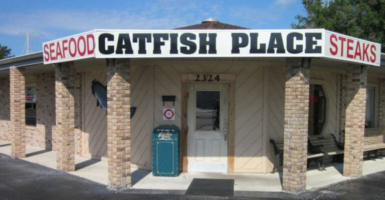 This 50-Year St. Cloud Institution Serves Fresh Lake Okeechobee Catfish And Florida Gator