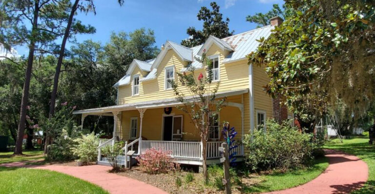 This Dade City Village Shows Exactly How Florida’s Earliest Settlers Lived