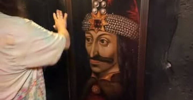 This Florida Escape Room Lets You Climb Into A Coffin And Crawl Through Dracula’s Castle