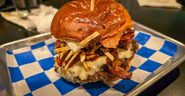 This Florida Hole-In-The-Wall Makes A Smash Burger People Can’t Stop Talking About