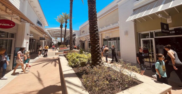 This Florida Outlet Mall Makes It Easy to Score Great Deals All Day Long