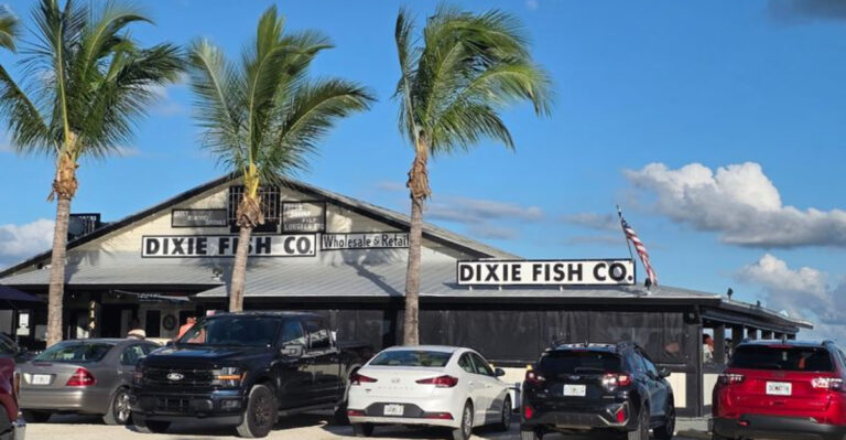 This Florida Restaurant Serves A Fish Sandwich So Good, People Drive Miles For It
