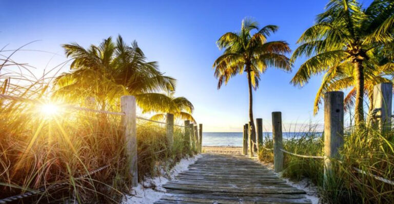 This Florida Trail Ends at a Hidden Beach Most People Never See