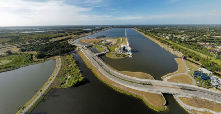 This Free Florida Park Has 600 Acres, Skyline Views, And A World-Class Rowing Course