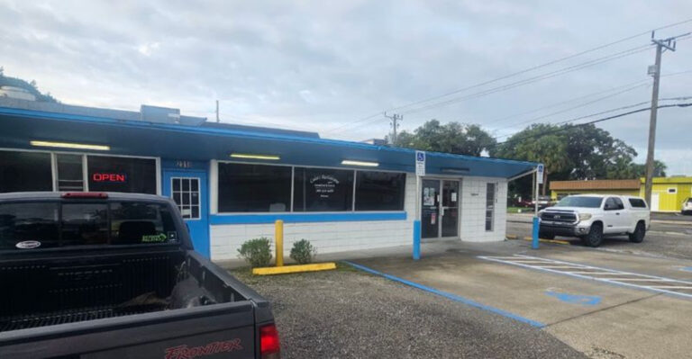 This Mom-And-Pop Florida Restaurant Serves Bread People Cannot Stop Talking About