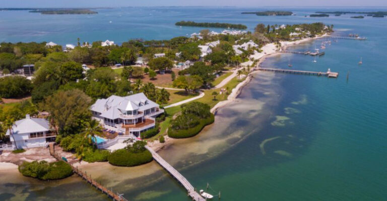 This Tiny Florida Island Park Is Only Reachable By Boat And Worth Every Minute