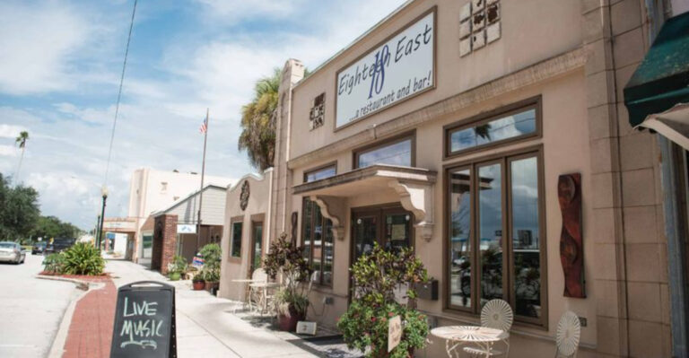 This Tiny Florida Town Might Be the Last Affordable Retirement Haven