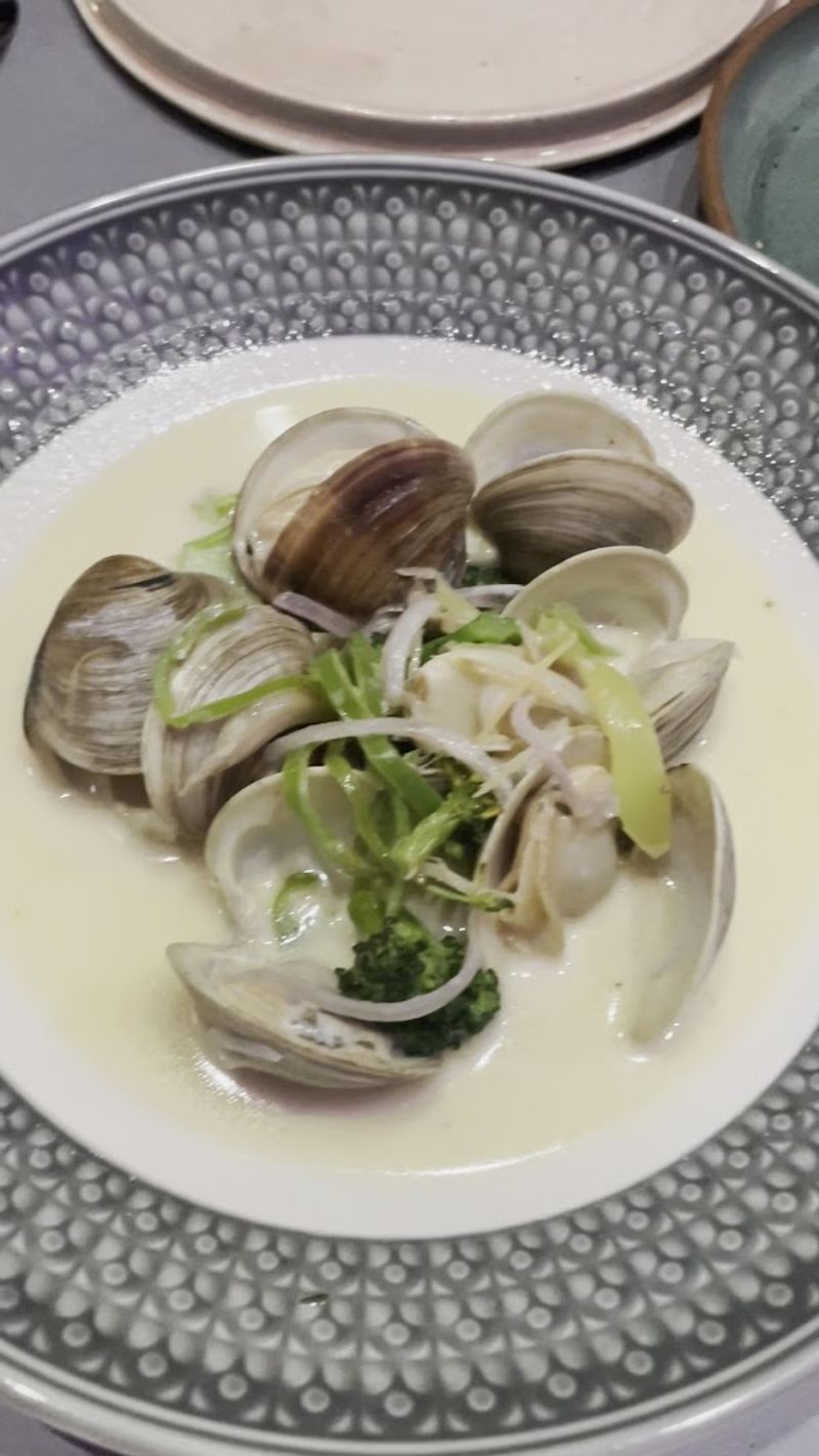 Bicol Express Mussels That Steal the Show