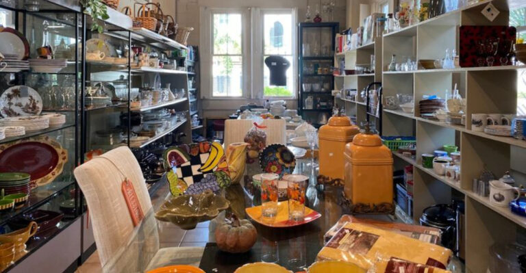 You Can Fill Your Cart For Under $30 At This Giant Florida Secondhand Store