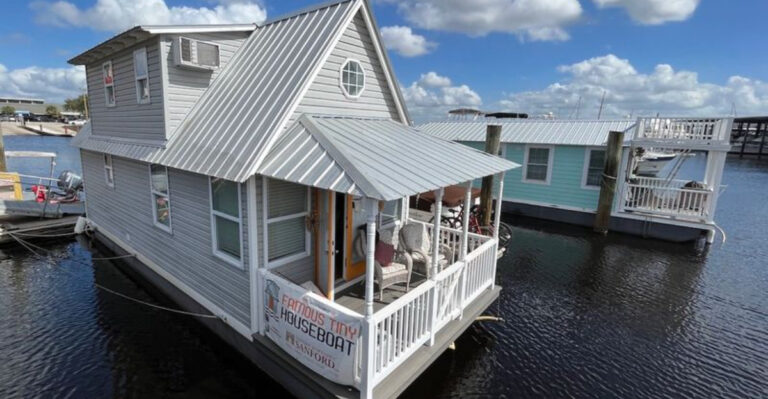 You Can Rent a Floating Cottage in Florida Where the River Lulls You to Sleep