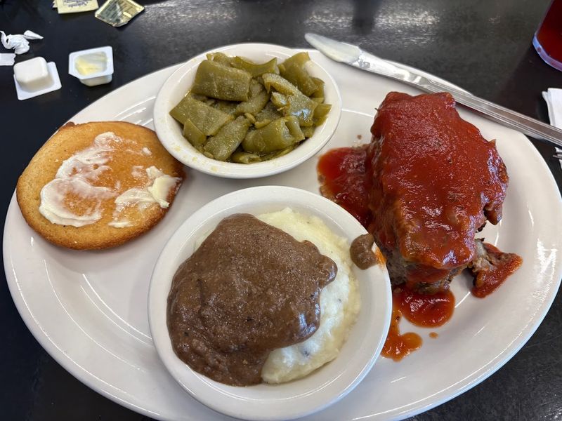 Daily Lunch Specials That Make Every Weekday Worth Celebrating