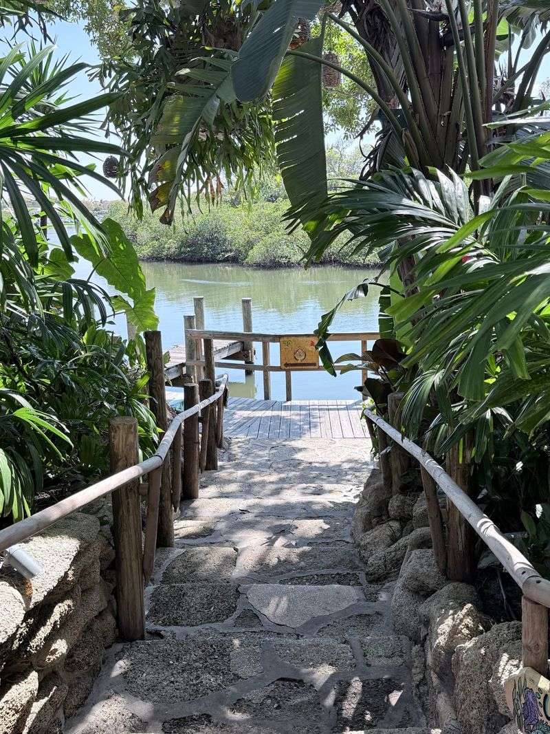 All-Outdoor Seating That Embraces Florida Weather