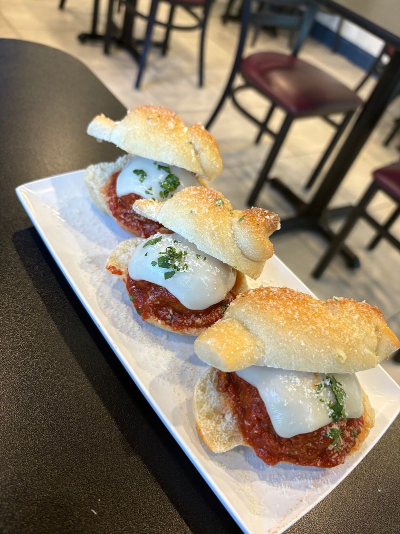 Garlic Knots That Deserve Their Own Fan Club