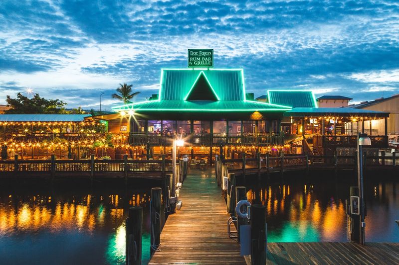 Watch Working Shrimp Boats Dock While You Dine