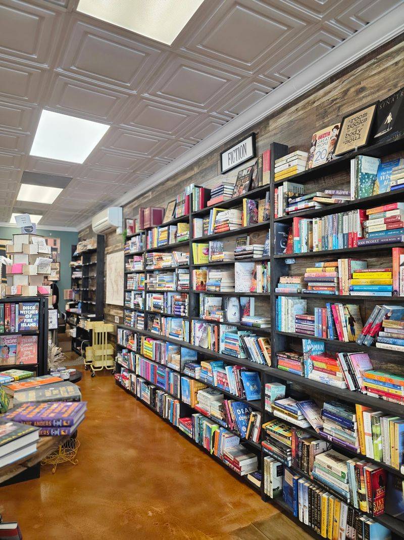 The Book Buy-Back Program That Keeps Your Shelves Fresh
