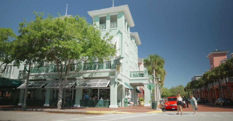 If You Love Biscuits And Gravy, This Florida Diner Belongs On Your Radar