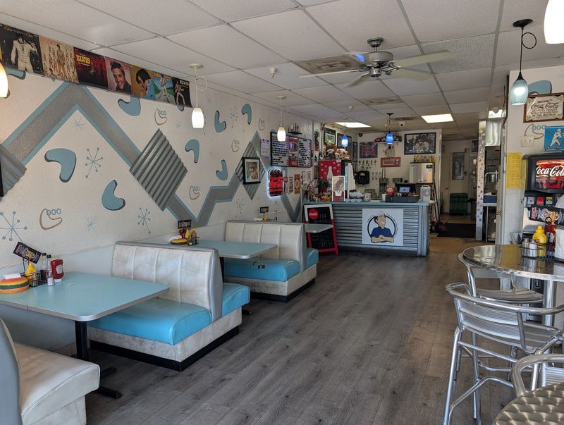 The Retro Atmosphere That Completes the Experience