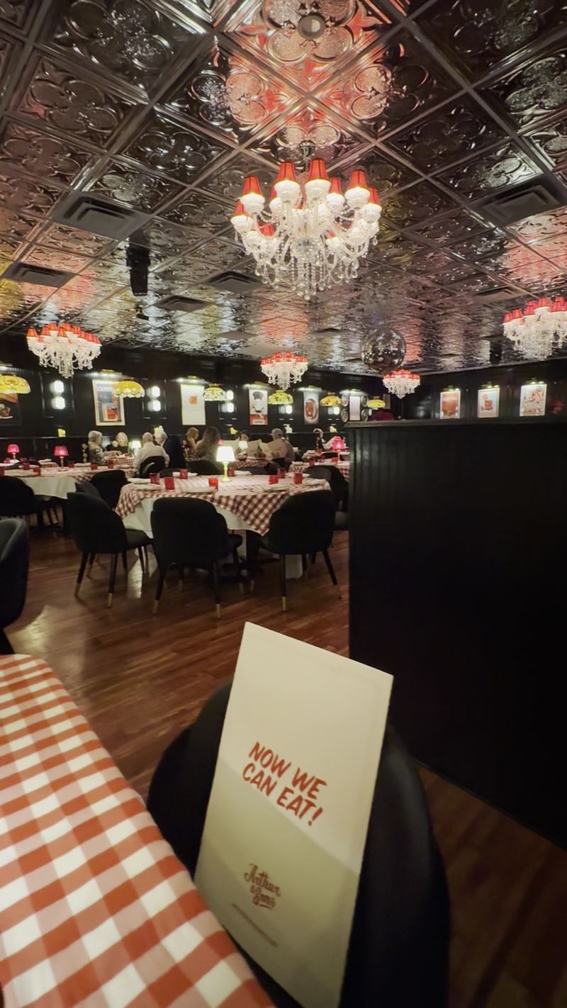 Live Entertainment That Turns Dinner Into an Event