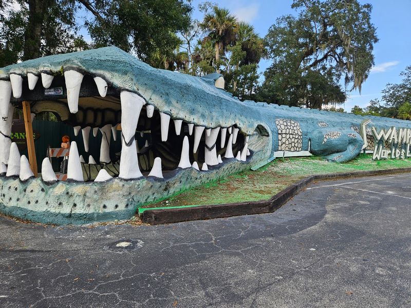 That Jaw-Dropping Giant Gator Entrance