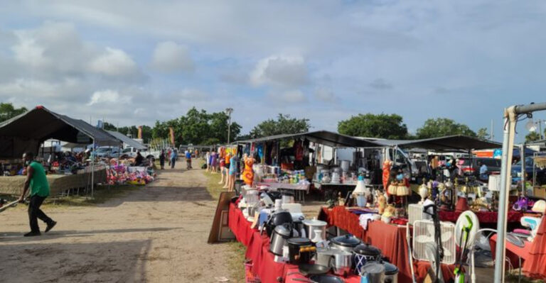 Locals Can’t Get Enough Of The Bargains At This Enormous Florida Flea Market