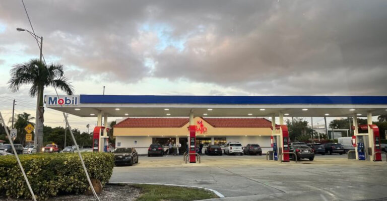 These 10 Florida Gas Station Food Stops Are Surprisingly Delicious