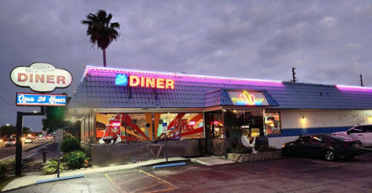This Classic Florida Diner Serves Breakfast 24/7 Without Draining Your Wallet