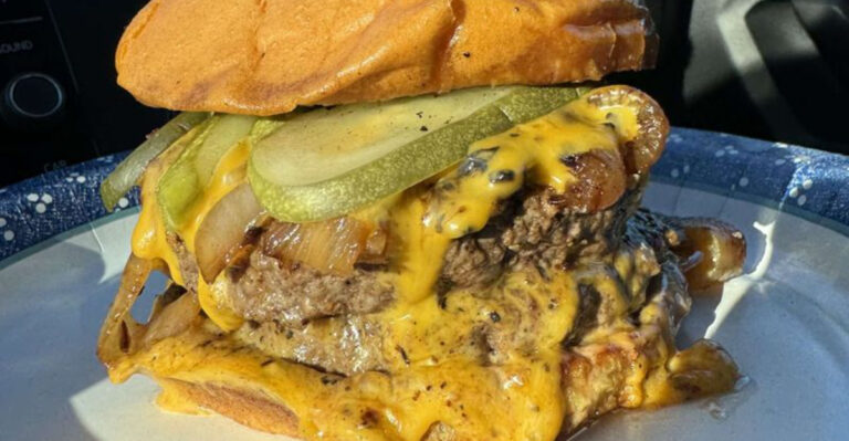 This Florida Spot Is Serving A Green Chile Burger People Can’t Stop Talking About