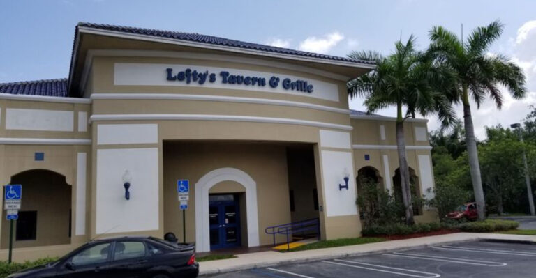 This Florida Tavern Serves Burgers So Big, You’ll Have to See Them to Believe Them