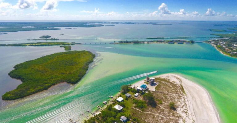 This Little-Known Florida Island Is the Kind of Place You Visit When You Want to Disappear for a Day